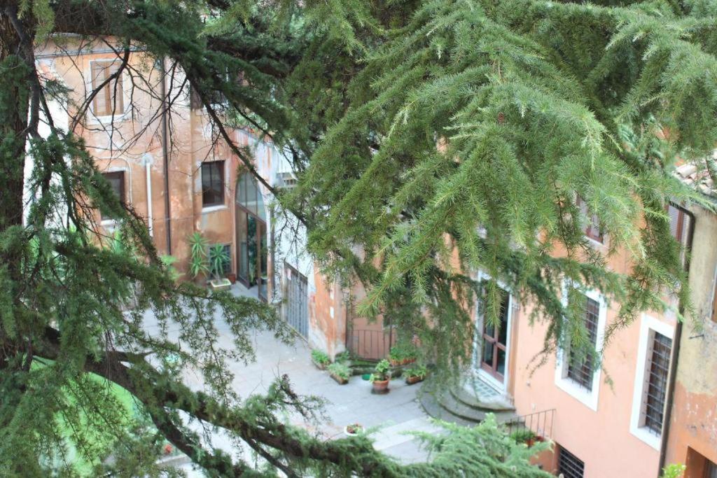 Appartamento Esquilino Di Yan Rom Exterior foto